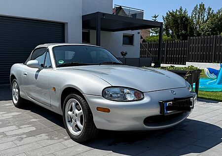 Mazda MX-5 1.6 16V Tüv neu / nur 11.535 km / Original