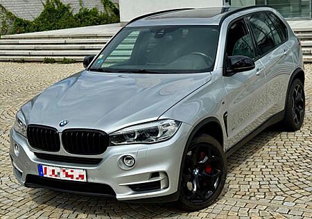 BMW X5 xDrive 50 i Panorama Sportpaket AHK Aktivlenk