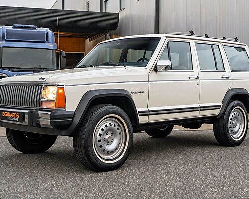 Jeep Wagoneer 6.2-liter LS3 V8 - 430HP!