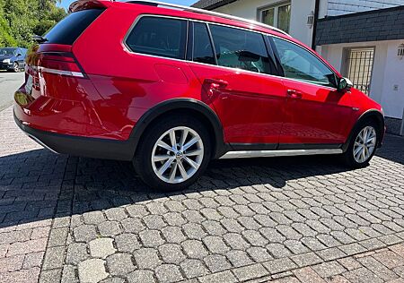 VW Golf Volkswagen 2.0 TDI 135kW DSG 4MOTION BMT Alltrack ...