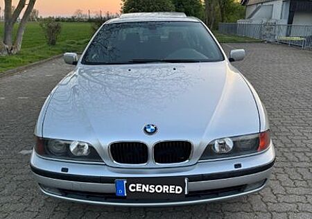 BMW 523i A -
