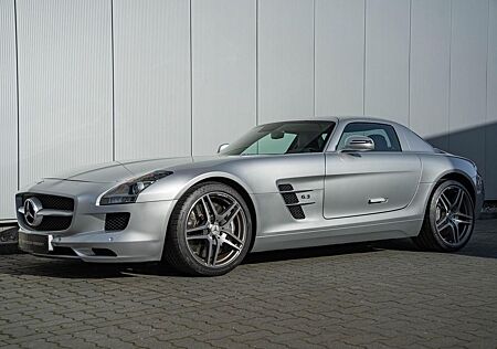 Mercedes-Benz SLS AMG Coupe AMG * Carbon Interieur*Bi-Xenon*