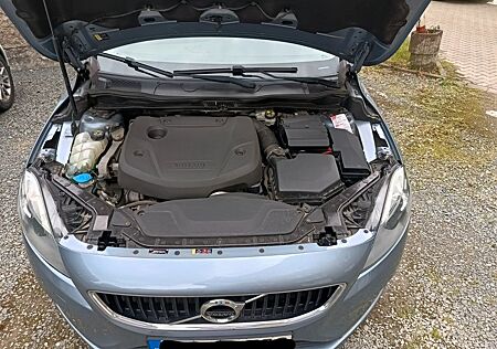 Volvo V40 D2 -