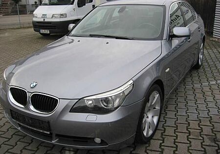 BMW 525i -