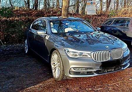 BMW 750i xDrive -