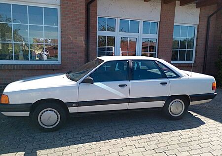 Audi 100