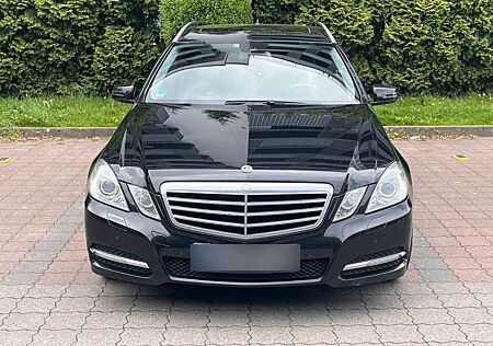 Mercedes-Benz E 220 CDI T-Modell / BlueEFFICIENCY / AVANTGARDE