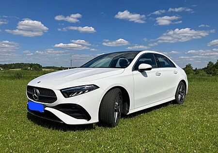 Mercedes-Benz A 180 DCT -Limousine AMG Line Premium