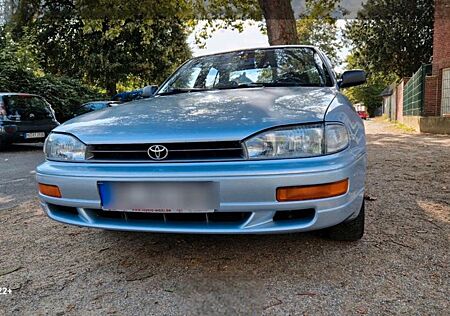 Toyota Camry gebraucht kaufen Toyota Camry 2.2 GL Limousine mit LPG