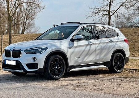 BMW X1 xDrive20d Sport Line, Navi, Leder, Panorama..