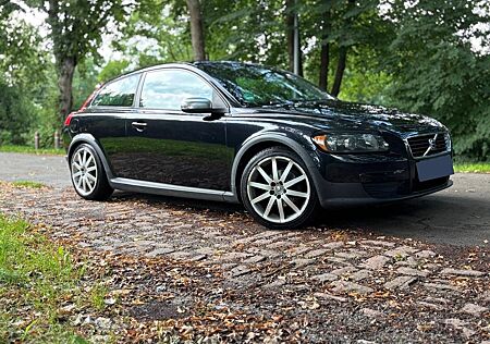 Volvo C30 1.6 Viel Auto für wenig Geld!