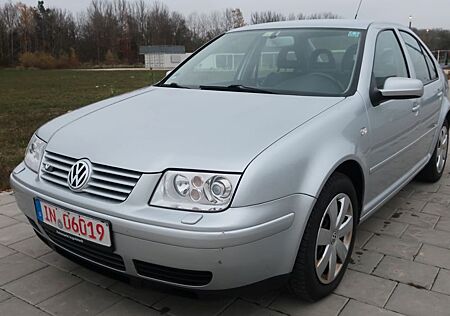 VW Bora Volkswagen 2.3 V5 Highline - Tüv 11/2026