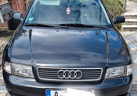 Audi A4 1.8 -