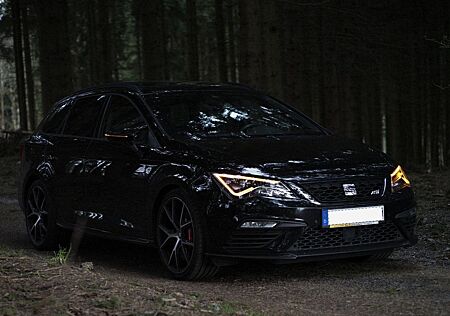 Seat Leon 2.0 TSI ST CUPRA 300 Ed. Carbon DSG 4Dr...