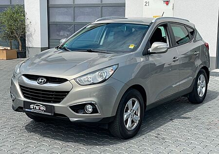Hyundai ix35 2.0 CRDi Style 4WD AHK Allrad Top Gepflegt
