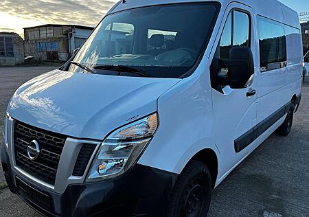 Nissan NV400