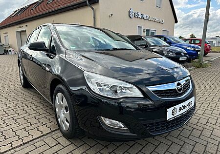 Opel Astra J Lim. 5-trg. Selection