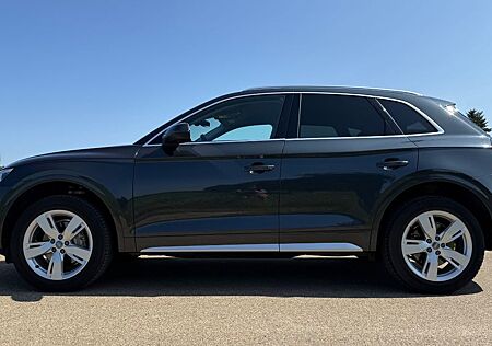 Audi Q5 40 TDI S tronic quattro - Vollausstattung