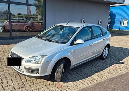 Ford Focus 1,6 Ghia