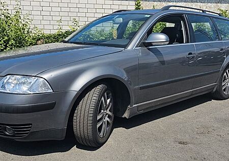 VW Passat Variant Volkswagen 1.8 T tiptronic Trendline Var...