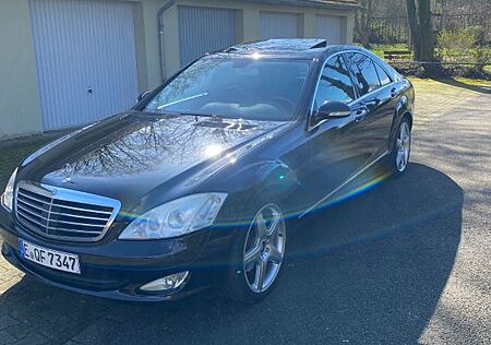 Mercedes-Benz S 320 CDI -