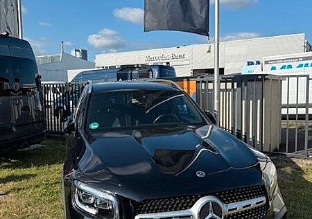 Mercedes-Benz GLB 200 DCT - AMG Styling