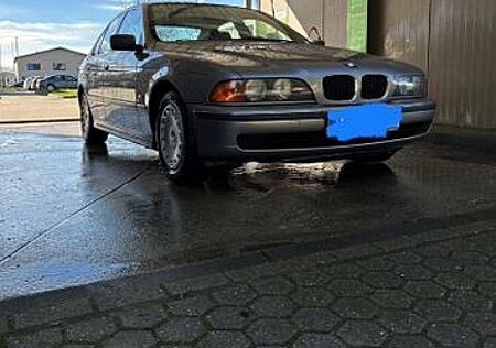 BMW 520i