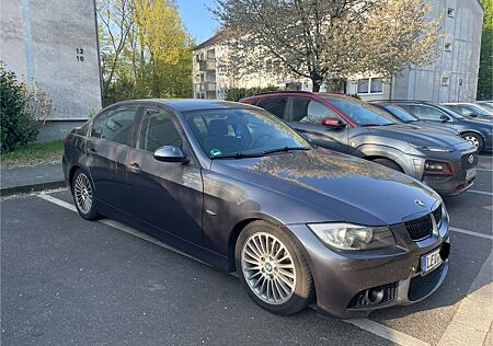BMW 318i Limousine grau-metallic, Anhängerkuppl