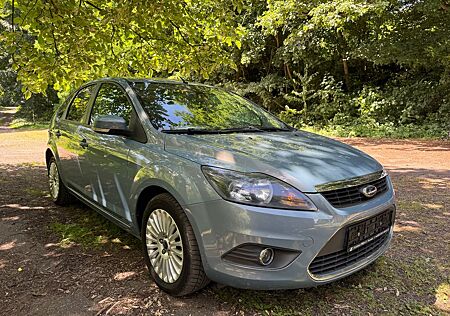 Ford Focus 2.0 Lim. Titanium !TÜV NEU/GARANTIE!