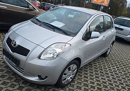 Toyota Yaris 1,3-l-VVT-i Cool