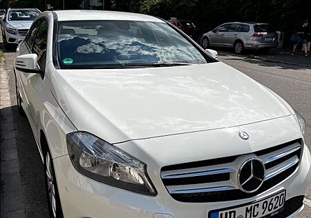 Mercedes-Benz A 180 -