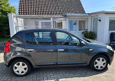 Dacia Sandero 1.4 MPI -Klima/4-Türer