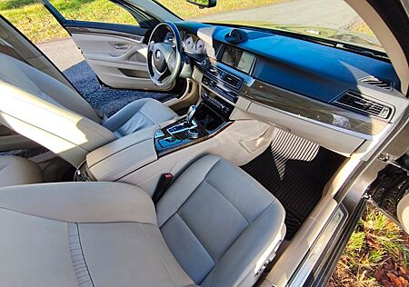 BMW 520i , F11,Pano,AHK, Standheiz., Sitzheiz., Leder