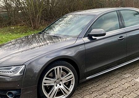 Audi A8 4.2 TDI tiptronic quattro -