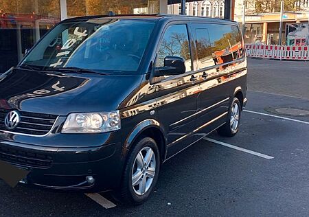 VW T5 Multivan Volkswagen 2.5 TDI