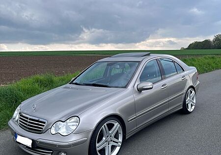Mercedes-Benz C 220 CDI AVANTGARDE - Scheckheft- 19 Zoll