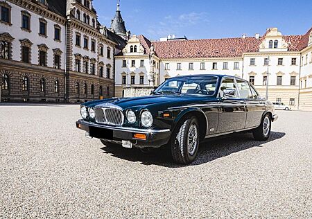 Jaguar Daimler Double Six 5.3