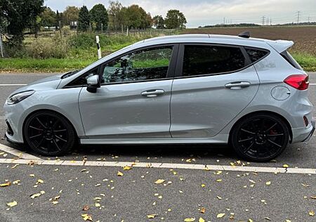 Ford Fiesta 1,5 EcoBoost ST mit Leder-Exklusiv-Paket