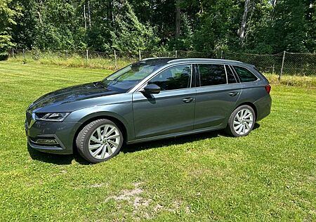 Skoda Octavia 2.0 TDI SCR 110kW DSG FIRST EDIT. CO...