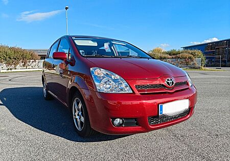 Toyota Corolla Verso 2.2-l-D-4D -