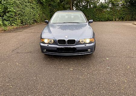BMW 520i -