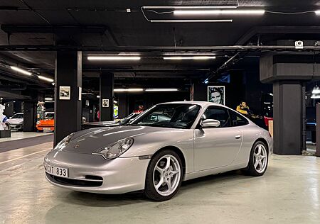 Porsche 911 Urmodell 911 Carrera 4 Coupe