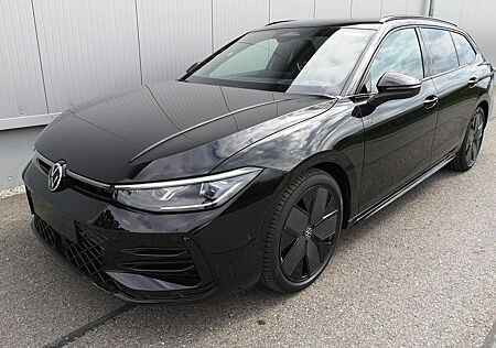 VW Passat Variant Volkswagen 2.0 TDI DSG 4Motion R-Line Pano 1