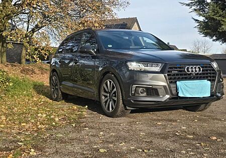 Audi Q7 e-tron 3.0 TDI quattro tiptronic -