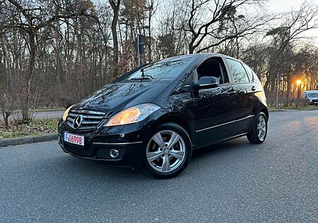 Mercedes-Benz A 180 *AVANTGARDE*NAVI*SITZHEIZUNG*PDC*ALU*TÜV*