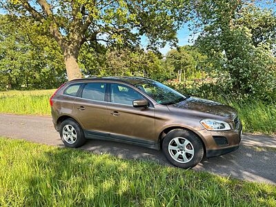 Volvo XC60 D4 Momentum Geartronic  2,0Liter 5 Zylinder