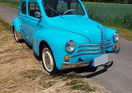 Renault 4CV