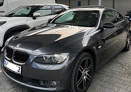 BMW 320D Coupé mit Schiebedach