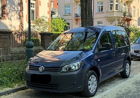 VW Caddy Volkswagen 2013 TÜV bis Anfang 2027 mit Schlafumbau