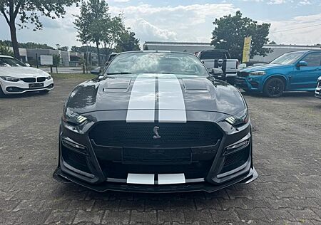 Ford Mustang GT,